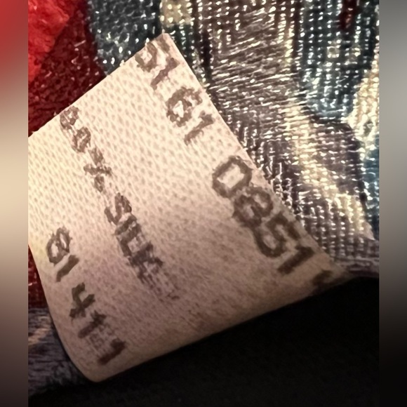 Vintage Oscar de la Renta Couture Collection Patterned Tie 100% Silk. EUC - Picture 6 of 7